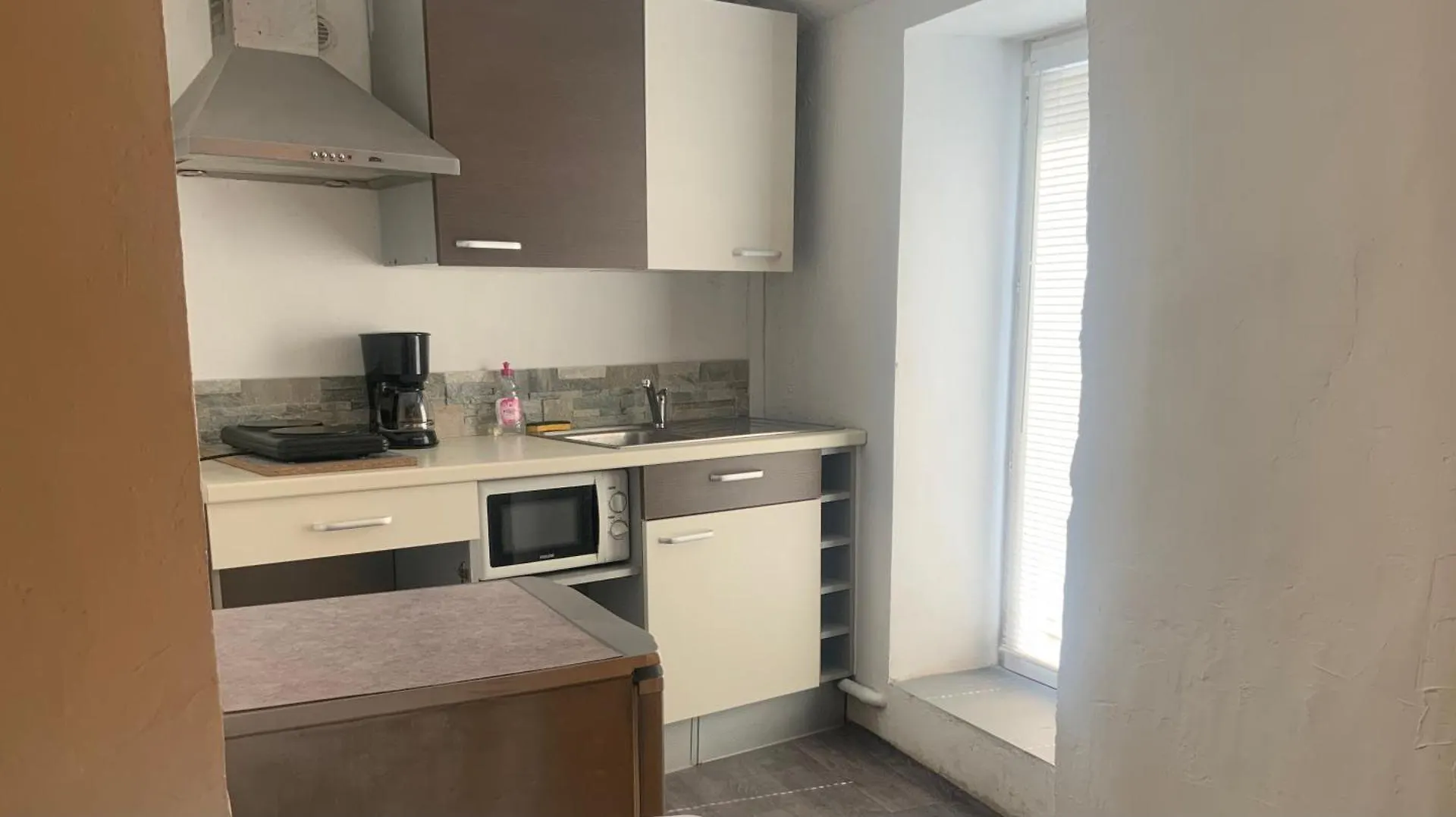 Appartement Pour 4 face à la piscine à Marseille