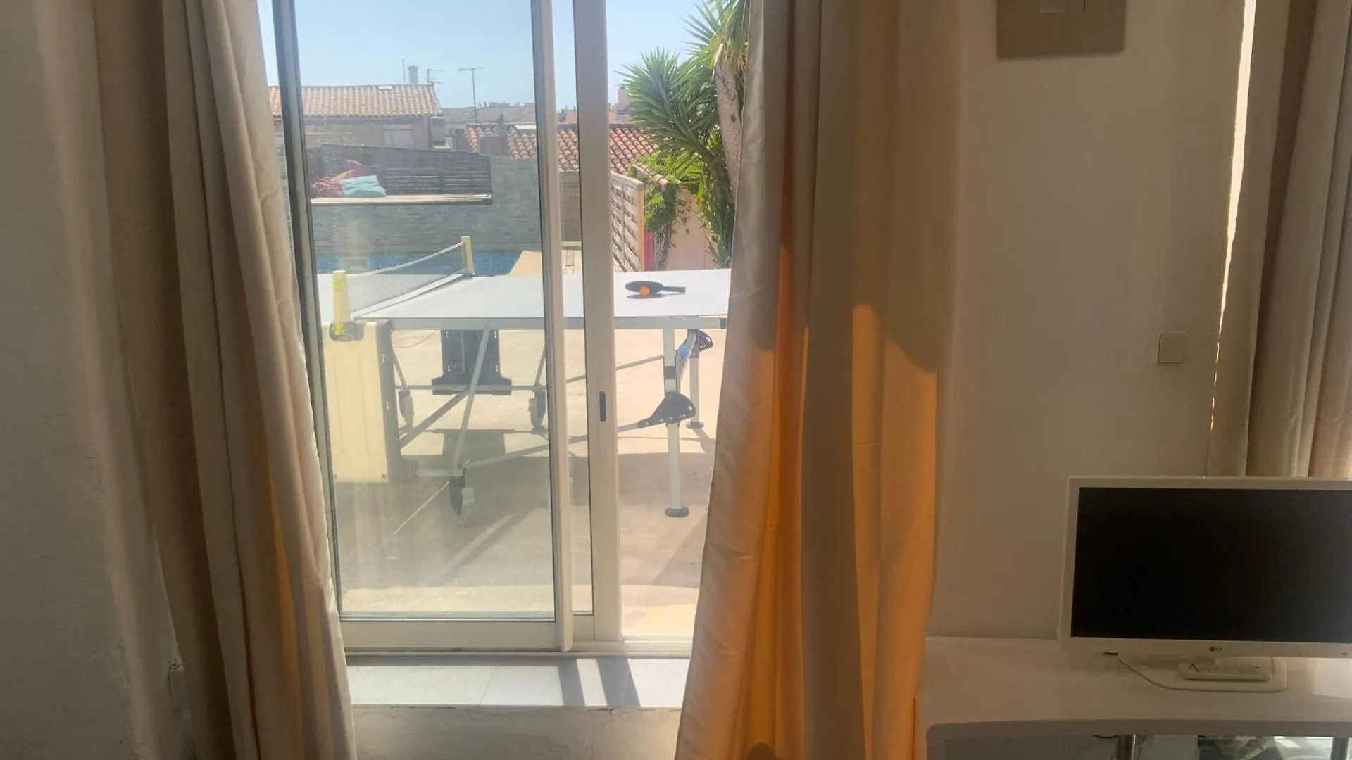 Appartement Pour 4 face à la piscine à Marseille France