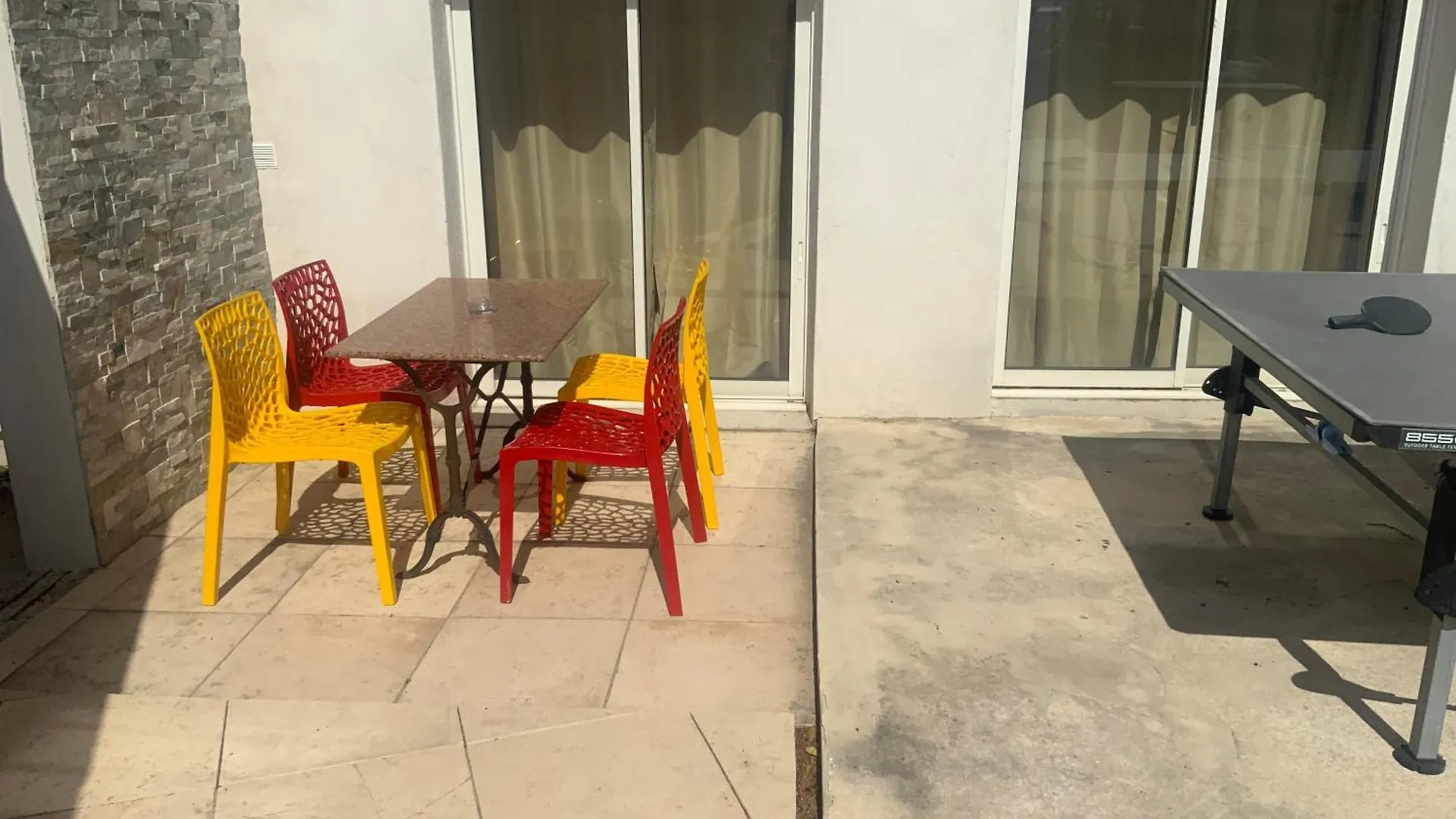 Appartement Pour 4 face à la piscine à Marseille 0*,