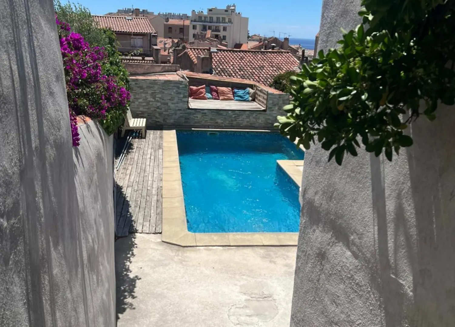 Appartement Pour 4 face à la piscine à Marseille